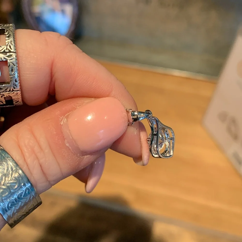 NWT‎ One Carat GRA Certified Moissanite Pendant Necklace
